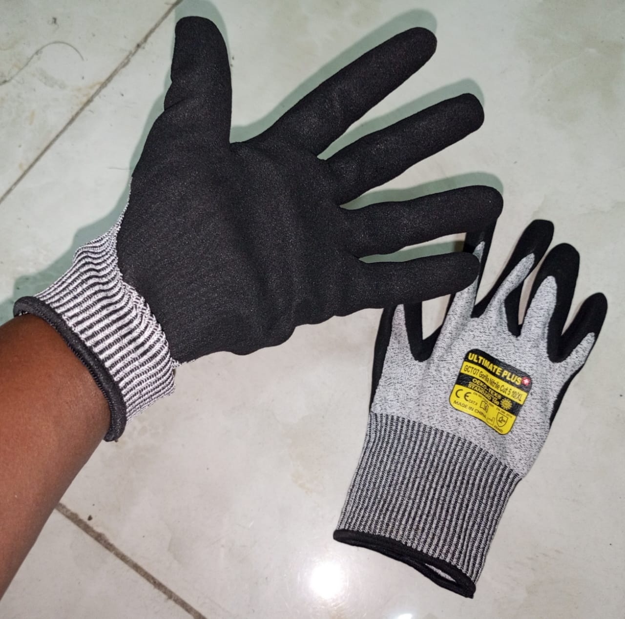 Cut resistant glove